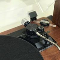 Camden Turntable With Speakers [Tech & Turntables] - Image 4